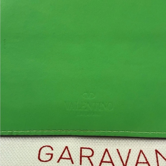 Valentino Garavani VLTN Green Card Case vguc fully inclusive collectible! - Picture 6 of 14